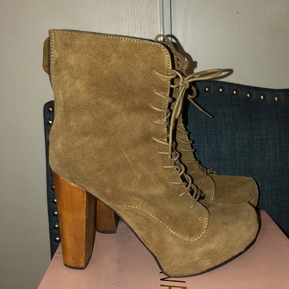 Betsey Johnson Shoes - 💜